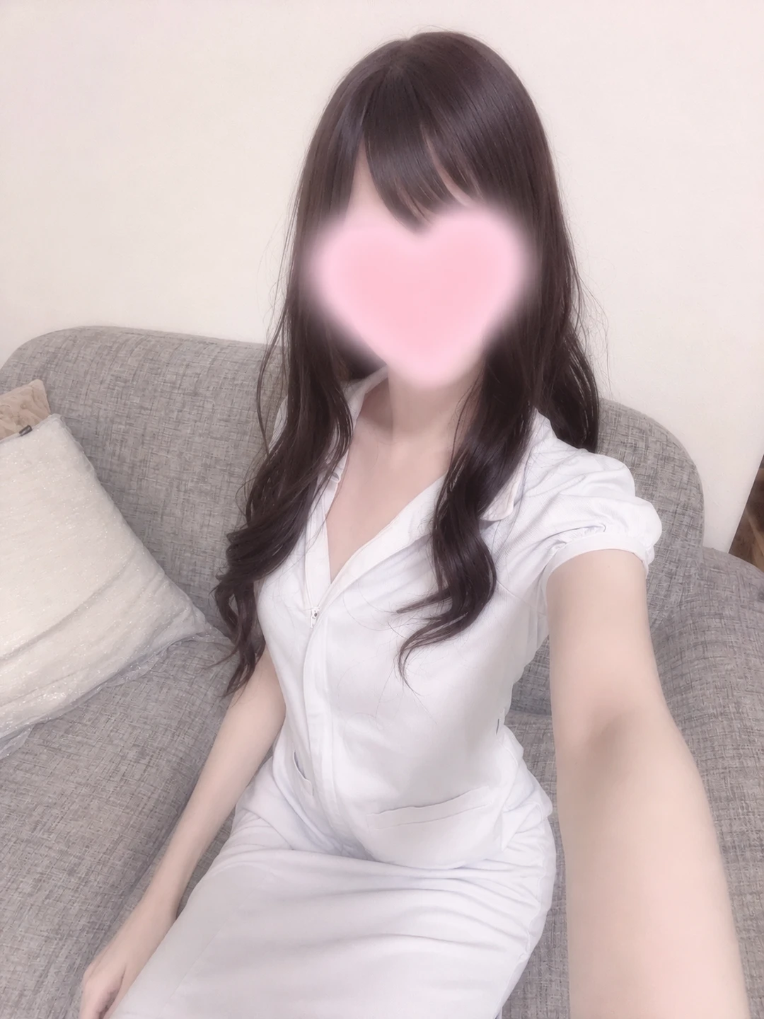 こんにちは！☀️ 本日19:00〜24:00出勤です‎‎𖤐 ̖́-‬ 華金一緒に…の画像