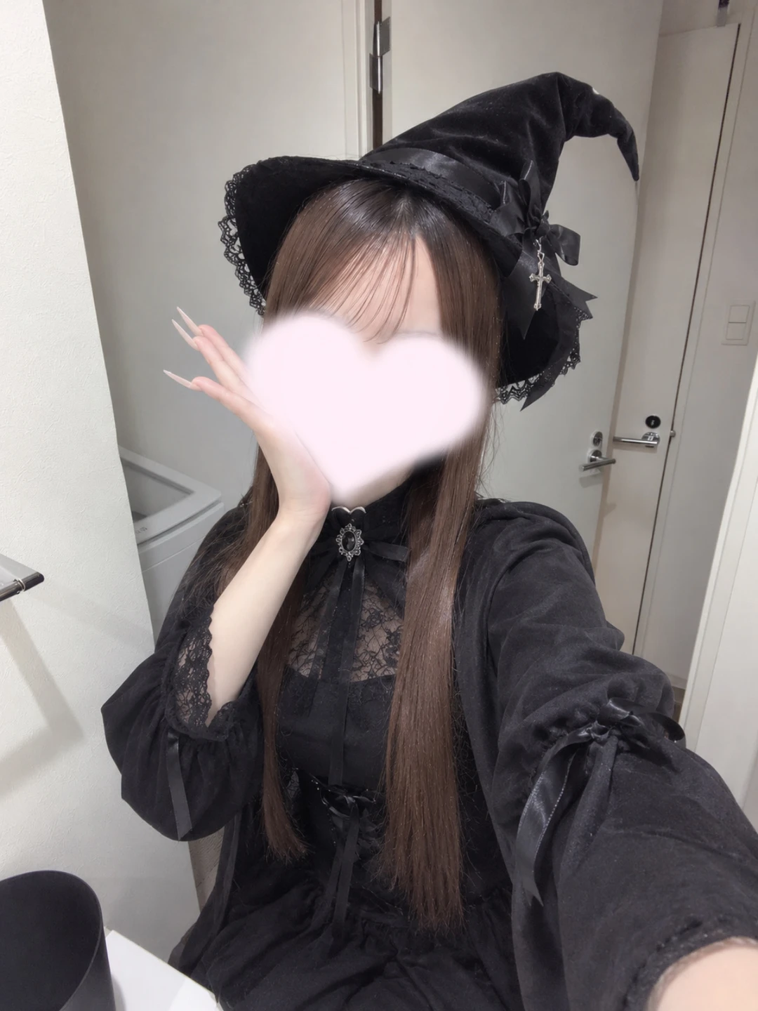出勤したよん🎃🖤 個人衣装だよ〜♡ ハロウィン気分でいつもとちょっと違うかも…？…画像