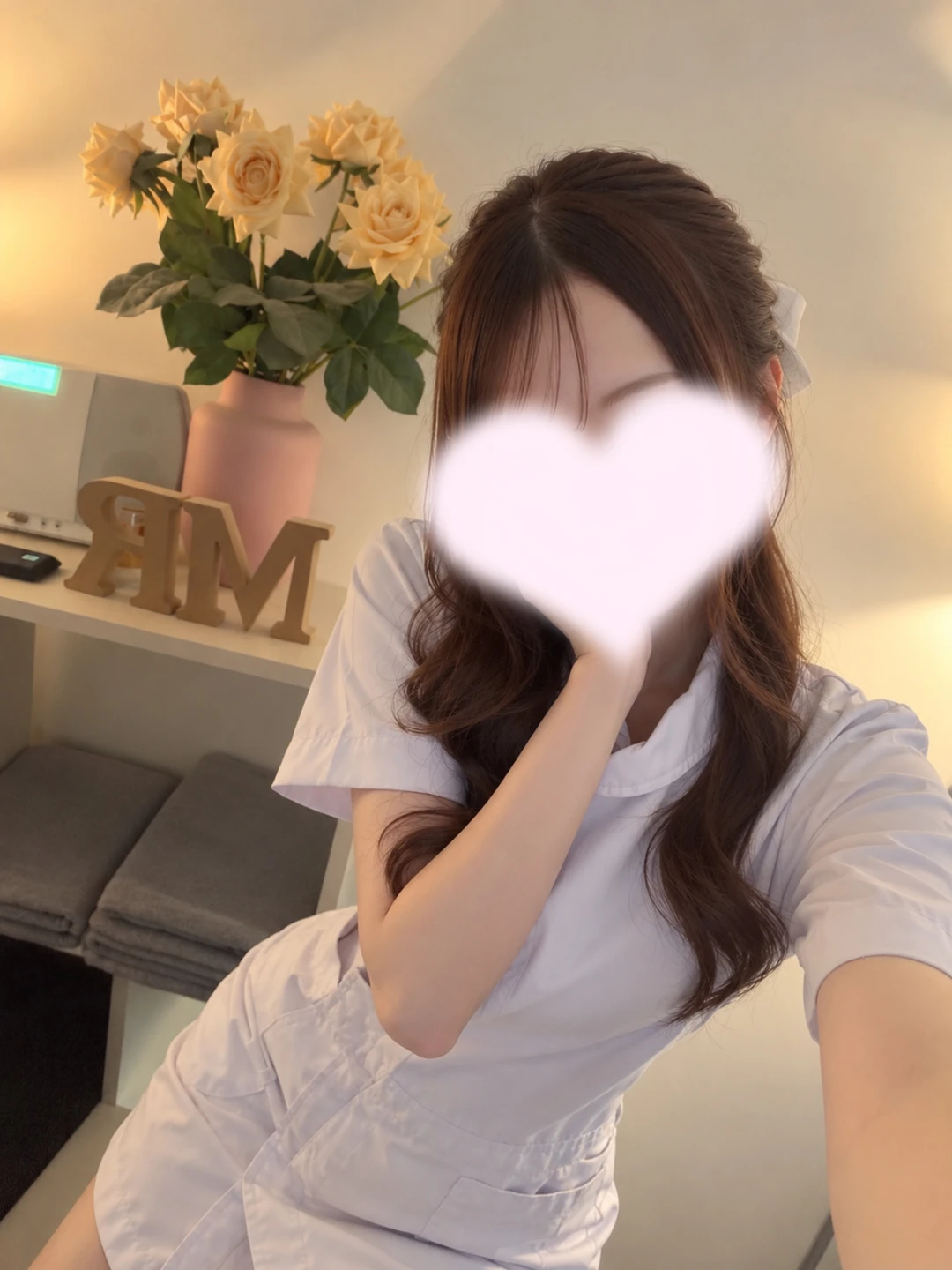 雨だあああ☔️やだななな🥺 お天気悪いけど、会いに来てくれたら嬉しいなっ♡ 明日…画像