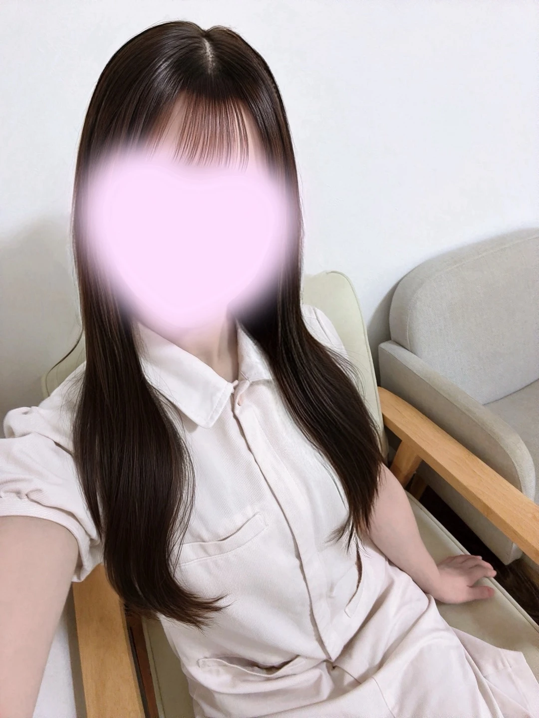 ピンクの制服があったから着てみたよ〜🌸 どうかな？♡ 本日は🈵でした😳🙏🏻 次回…画像