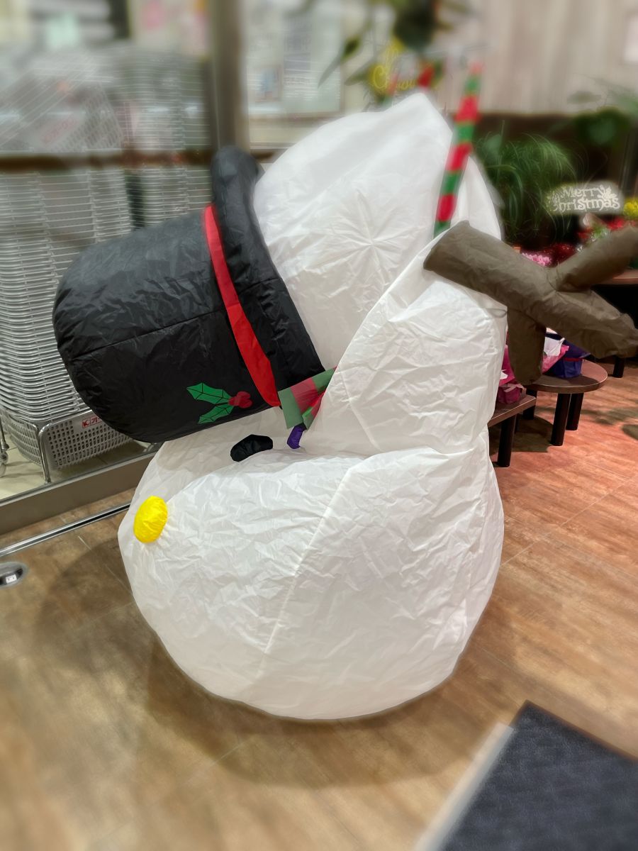 夜の雪だるまの画像